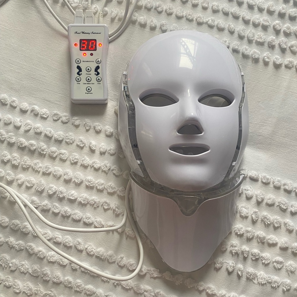 Colorful LED Beauty Mask - Picture 4 of 6